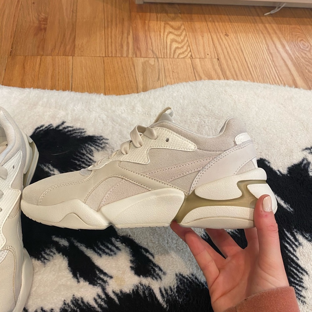 NWOT Puma Nova Sneakers